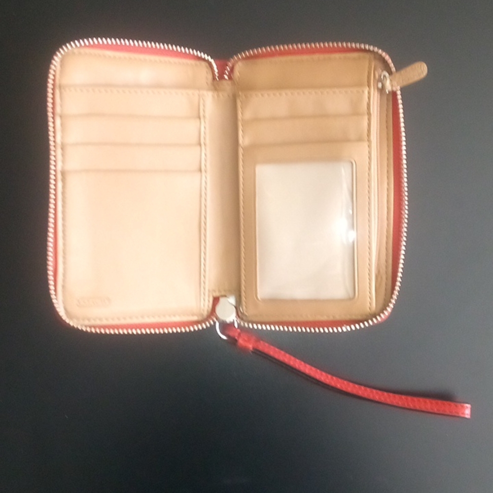 Coach - Picture 2 of 4